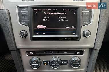 Хэтчбек Volkswagen Golf 2016 в 