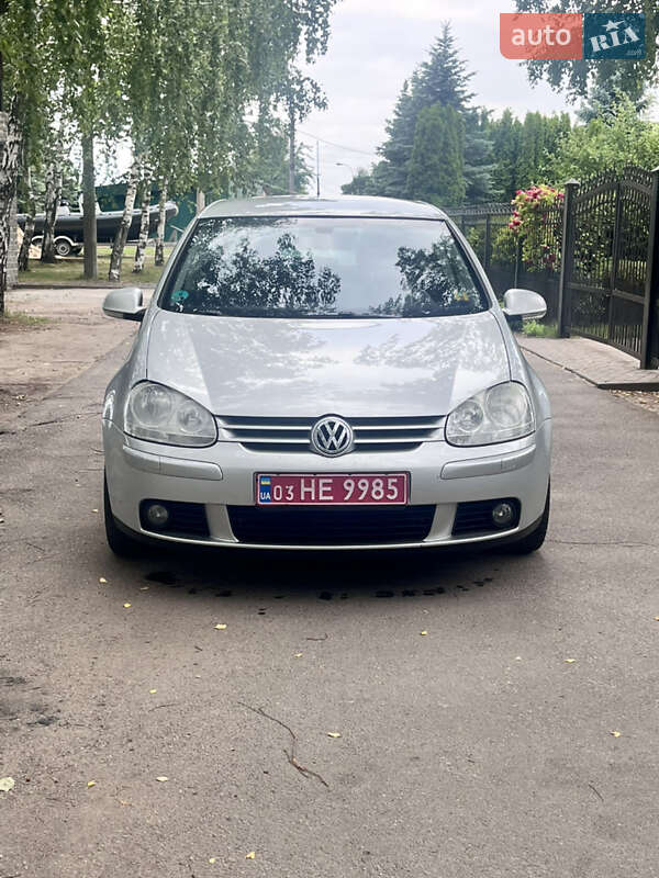 Хэтчбек Volkswagen Golf 2008 в 