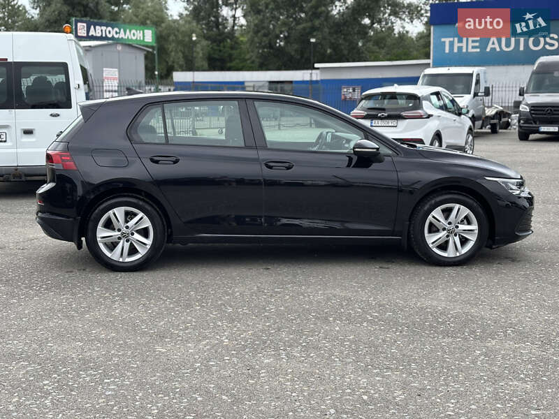 Хэтчбек Volkswagen Golf 2020 в Киеве