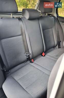 Хэтчбек Volkswagen Golf 2004 в 