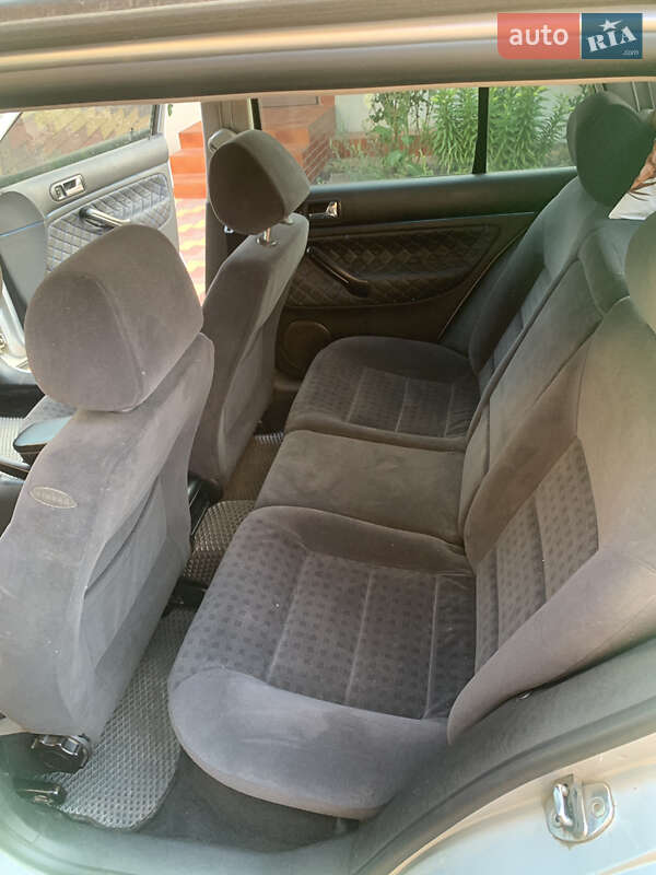 Хэтчбек Volkswagen Golf 2000 в Одессе