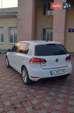 Хэтчбек Volkswagen Golf 2013 в 