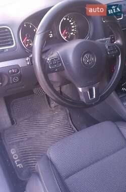 Хэтчбек Volkswagen Golf 2013 в 