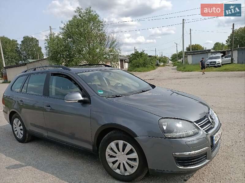 Універсал Volkswagen Golf 2008 в Звягелі