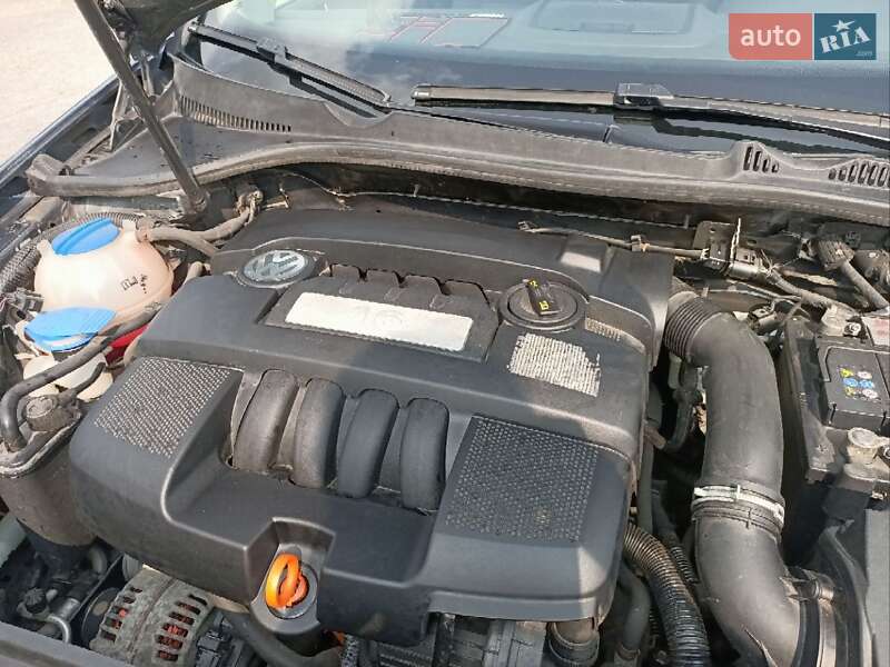 Універсал Volkswagen Golf 2008 в Звягелі