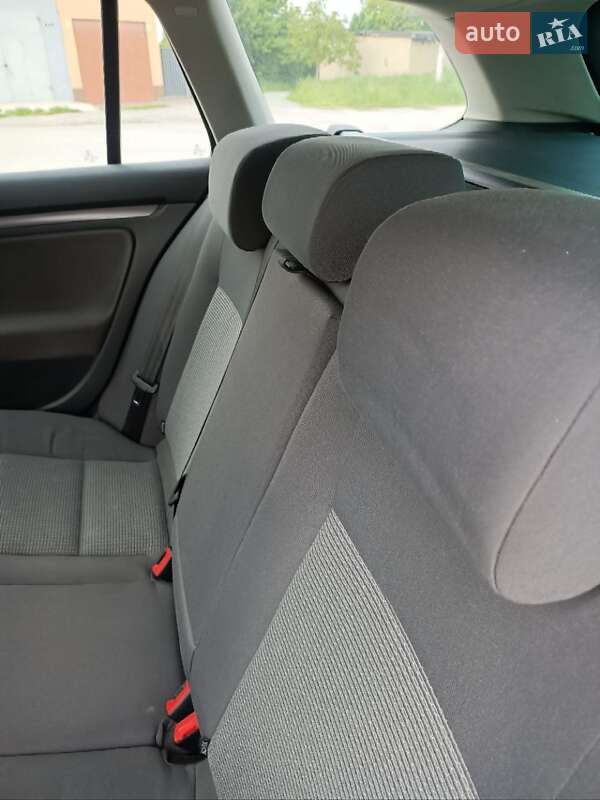 Універсал Volkswagen Golf 2008 в Звягелі