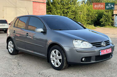 Хэтчбек Volkswagen Golf 2008 в Киеве