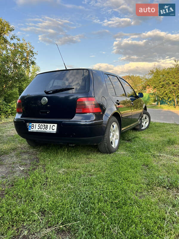 Хетчбек Volkswagen Golf 1998 в Котельві