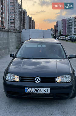 Хэтчбек Volkswagen Golf 2001 в Софиевской Борщаговке