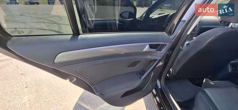 Універсал Volkswagen Golf 2015 в Львові