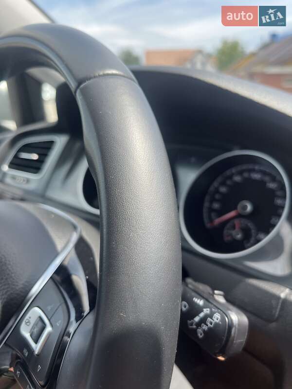 Универсал Volkswagen Golf 2018 в Ровно