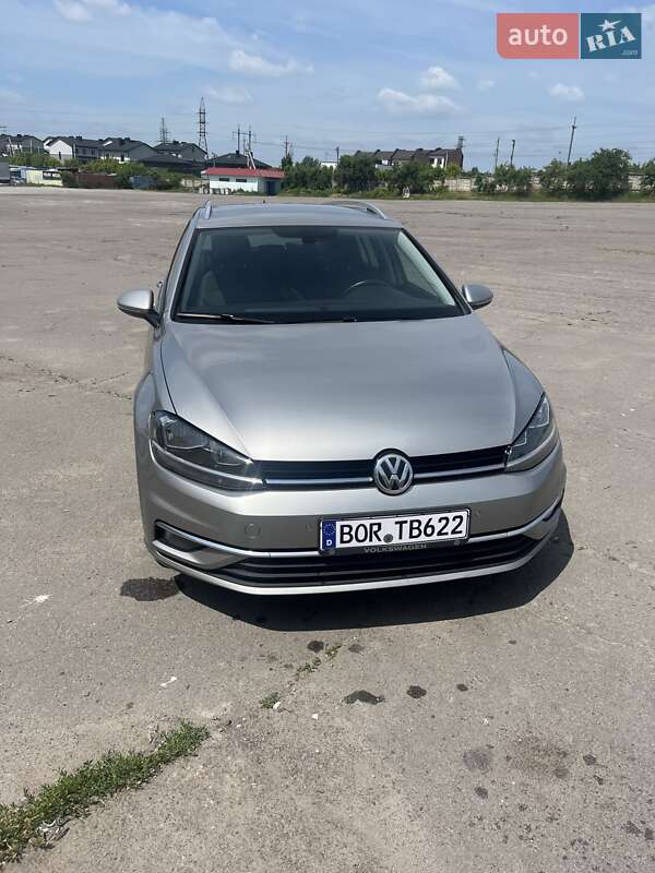 Универсал Volkswagen Golf 2018 в Ровно
