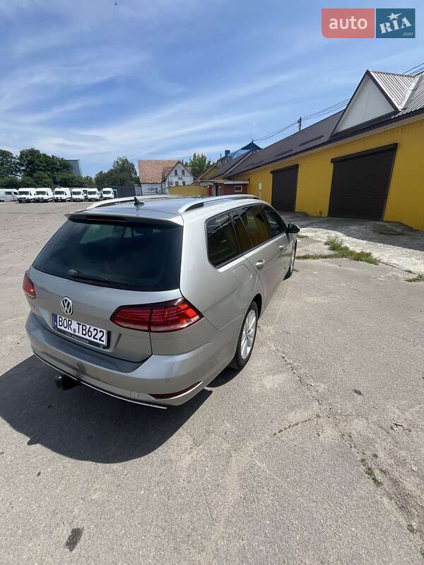 Универсал Volkswagen Golf 2018 в Ровно