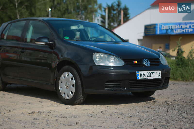 Хетчбек Volkswagen Golf 2003 в Бердичеві