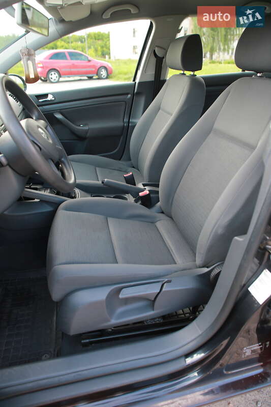 Хетчбек Volkswagen Golf 2003 в Бердичеві