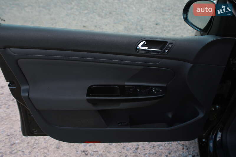 Хетчбек Volkswagen Golf 2003 в Бердичеві