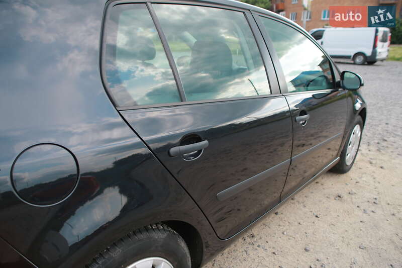 Хетчбек Volkswagen Golf 2003 в Бердичеві