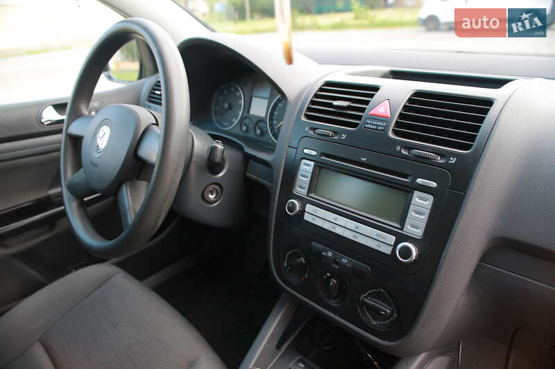 Хетчбек Volkswagen Golf 2003 в Бердичеві