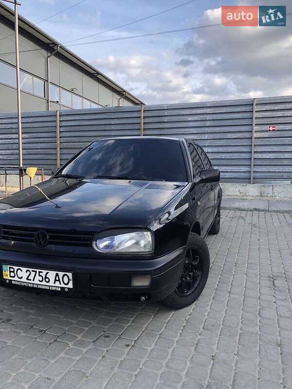 Хетчбек Volkswagen Golf 1995 в Львові