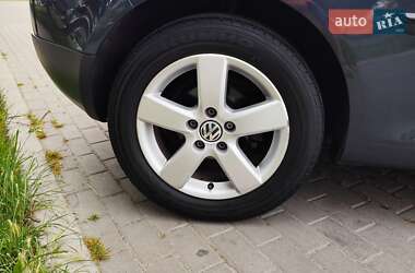 Хэтчбек Volkswagen Golf 2008 в 