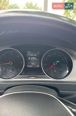 Хэтчбек Volkswagen Golf 2014 в 