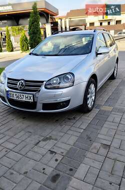 Универсал Volkswagen Golf 2008 в Староконстантинове