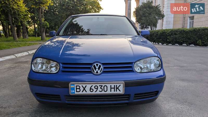 Хэтчбек Volkswagen Golf 1998 в Староконстантинове