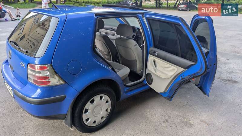 Хэтчбек Volkswagen Golf 1998 в Староконстантинове