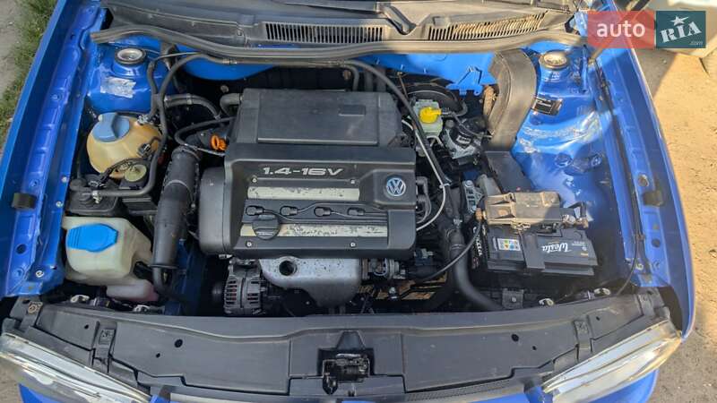 Хэтчбек Volkswagen Golf 1998 в Староконстантинове