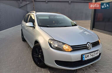 Універсал Volkswagen Golf 2011 в Житомирі