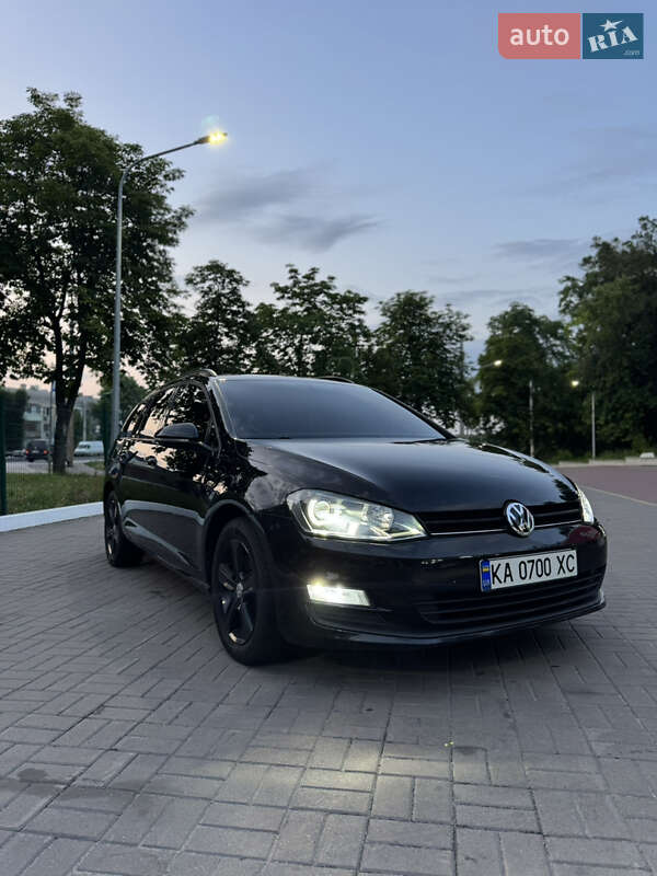 Универсал Volkswagen Golf 2013 в Киеве