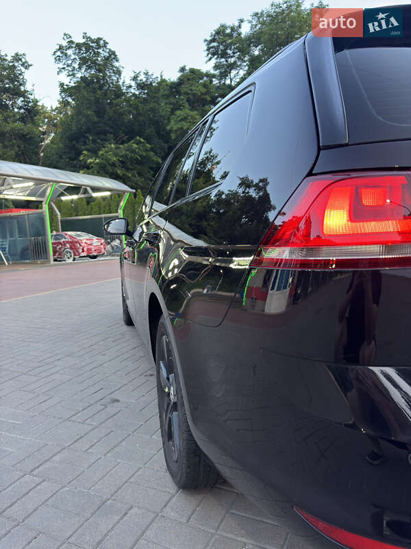 Универсал Volkswagen Golf 2013 в Киеве