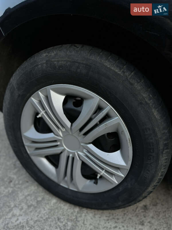 Хетчбек Volkswagen Golf 2005 в Сарнах