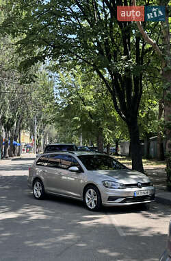 Універсал Volkswagen Golf 2017 в Запоріжжі