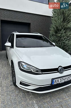 Універсал Volkswagen Golf 2017 в Харкові