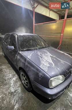 Хэтчбек Volkswagen Golf 1996 в Золочеве