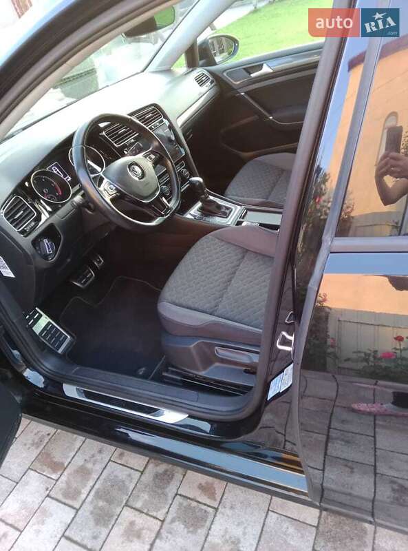 Универсал Volkswagen Golf 2019 в Ивано-Франковске