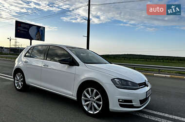 Хэтчбек Volkswagen Golf 2013 в 