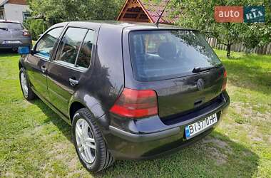 Хэтчбек Volkswagen Golf 2001 в 