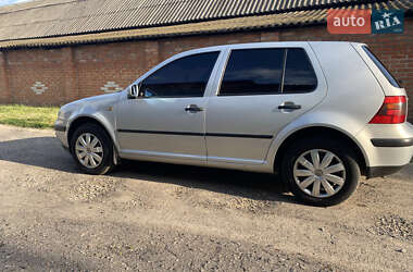 Хэтчбек Volkswagen Golf 1999 в Гадяче