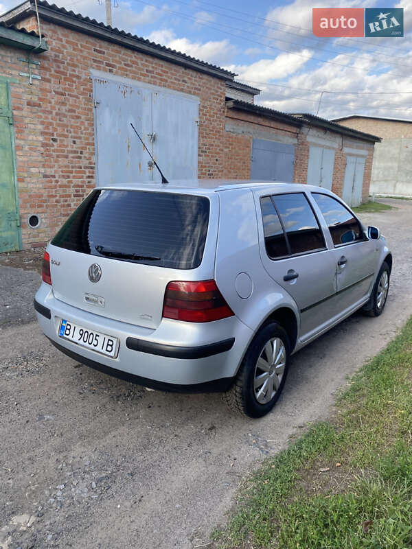 Хетчбек Volkswagen Golf 1999 в Гадячі