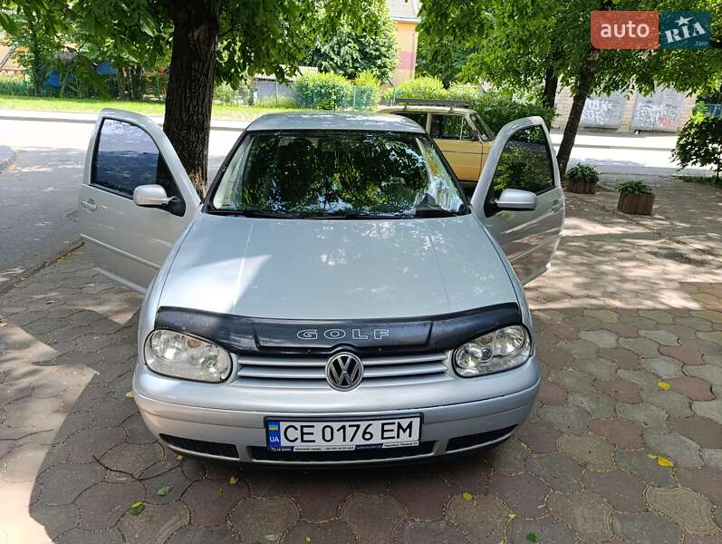 Хетчбек Volkswagen Golf 1999 в Чернівцях