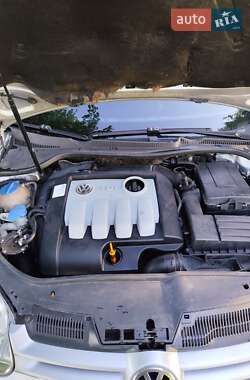 Хэтчбек Volkswagen Golf 2006 в 
