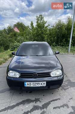 Хэтчбек Volkswagen Golf 2001 в Виннице
