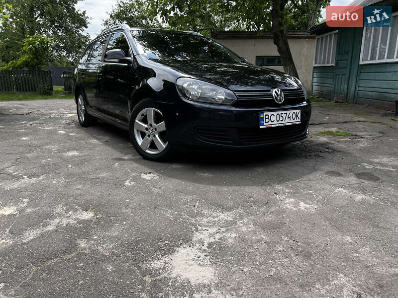 Універсал Volkswagen Golf 2010 в Львові
