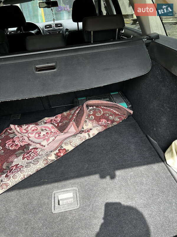 Універсал Volkswagen Golf 2010 в Львові