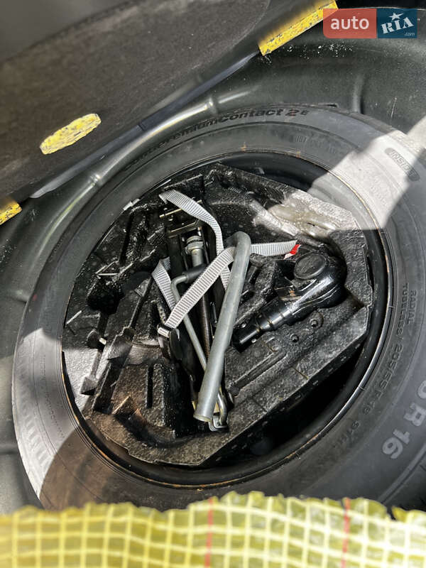 Універсал Volkswagen Golf 2010 в Львові