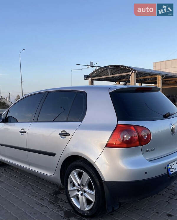 Хетчбек Volkswagen Golf 2006 в Вінниці