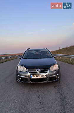 Универсал Volkswagen Golf 2009 в Ровно