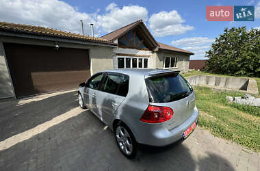 Хэтчбек Volkswagen Golf 2008 в 